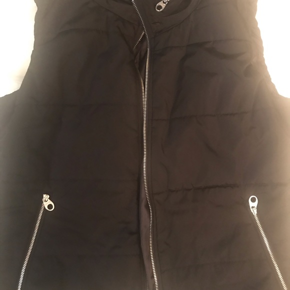 Calvin Klein winter puffer vest - Picture 2 of 5